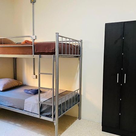 Ommi Hostel San Ġiljan Kültér fotó