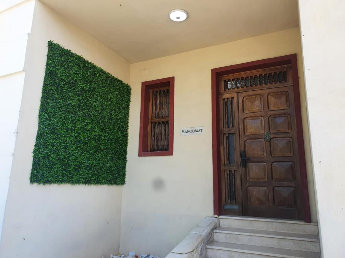 Ommi Hostel San Ġiljan Kültér fotó