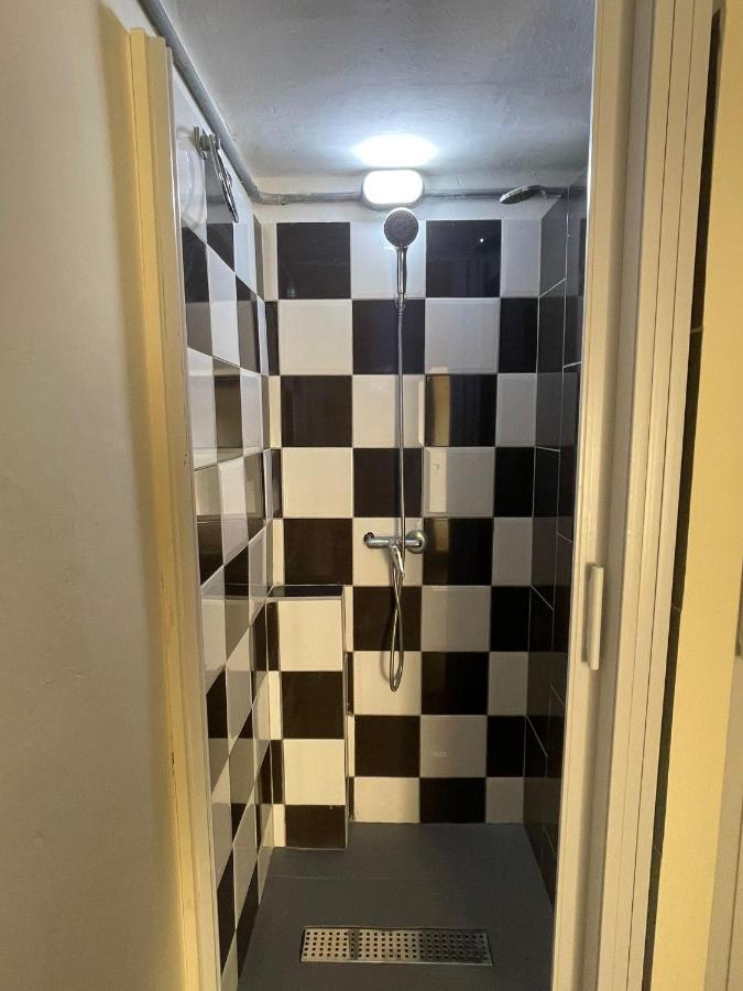 Ommi Hostel San Ġiljan Kültér fotó