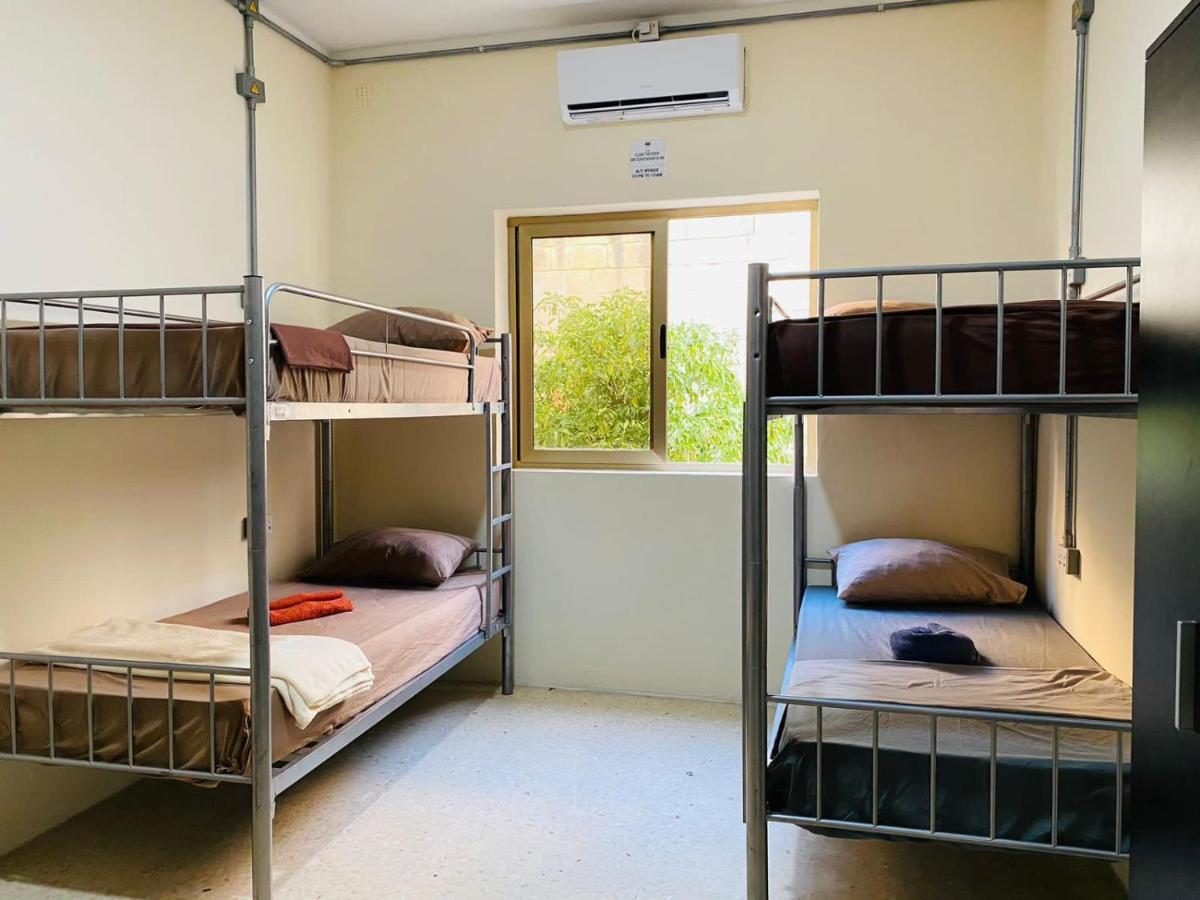 Ommi Hostel San Ġiljan Kültér fotó